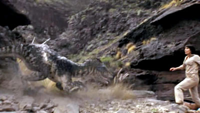 Динозавр из мелового периода нападает на Хелен