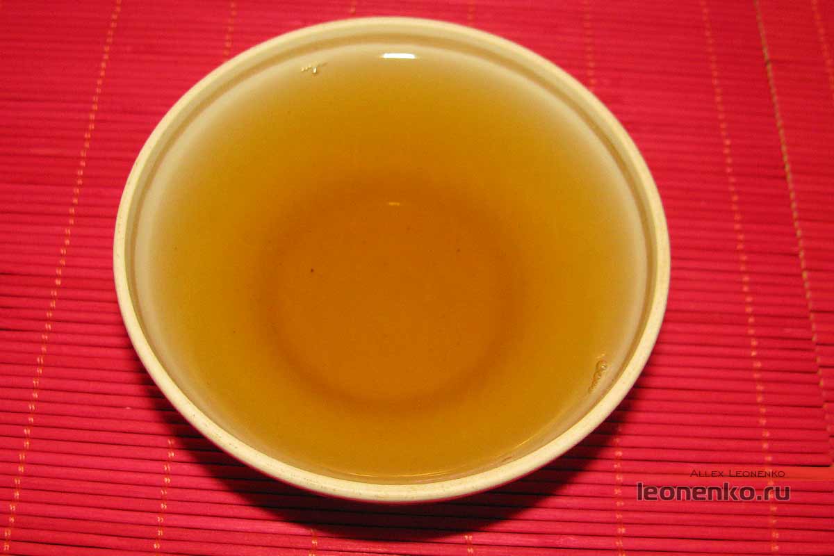 Прессованные почки пуэра Я Бао  - приготовленный чай