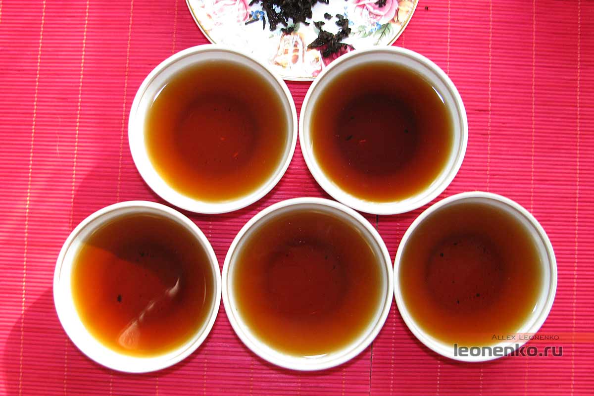 Шу Пуэр 8685 в мандарине от Golden Horse Brand - приготовленный проливами чай