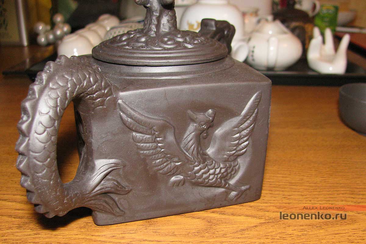 Китайский глиняный чайник «Дракон»