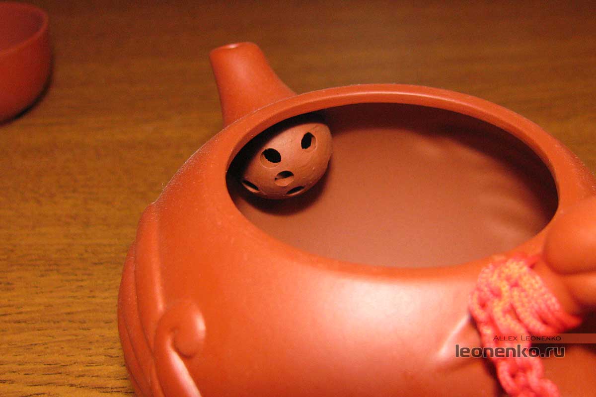 Китайский глиняный чайник «Лебедь»
