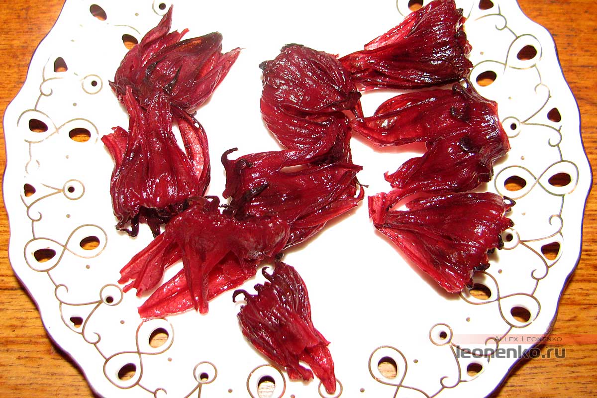 Люошень Хуа Ча или чай из цветков Розеллы - после заваривания