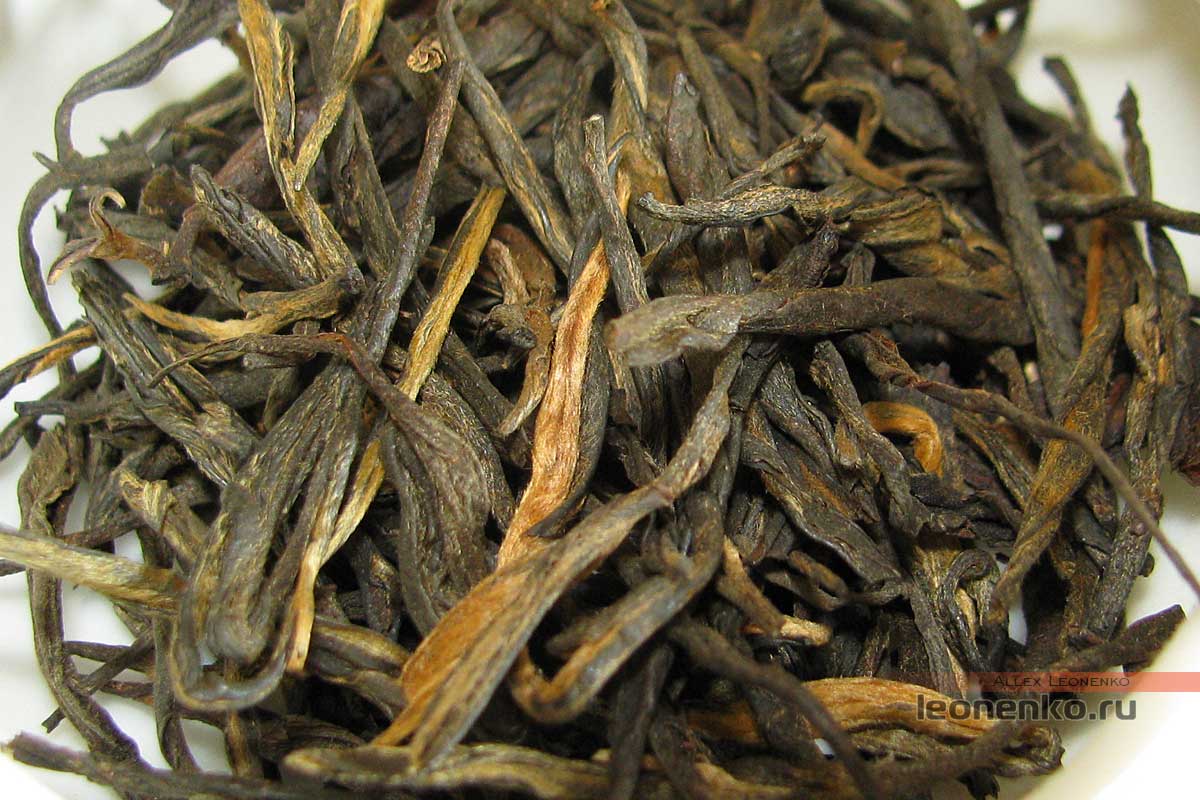 Красный чай из листа старых деревьев Fenghetang - чай крупно