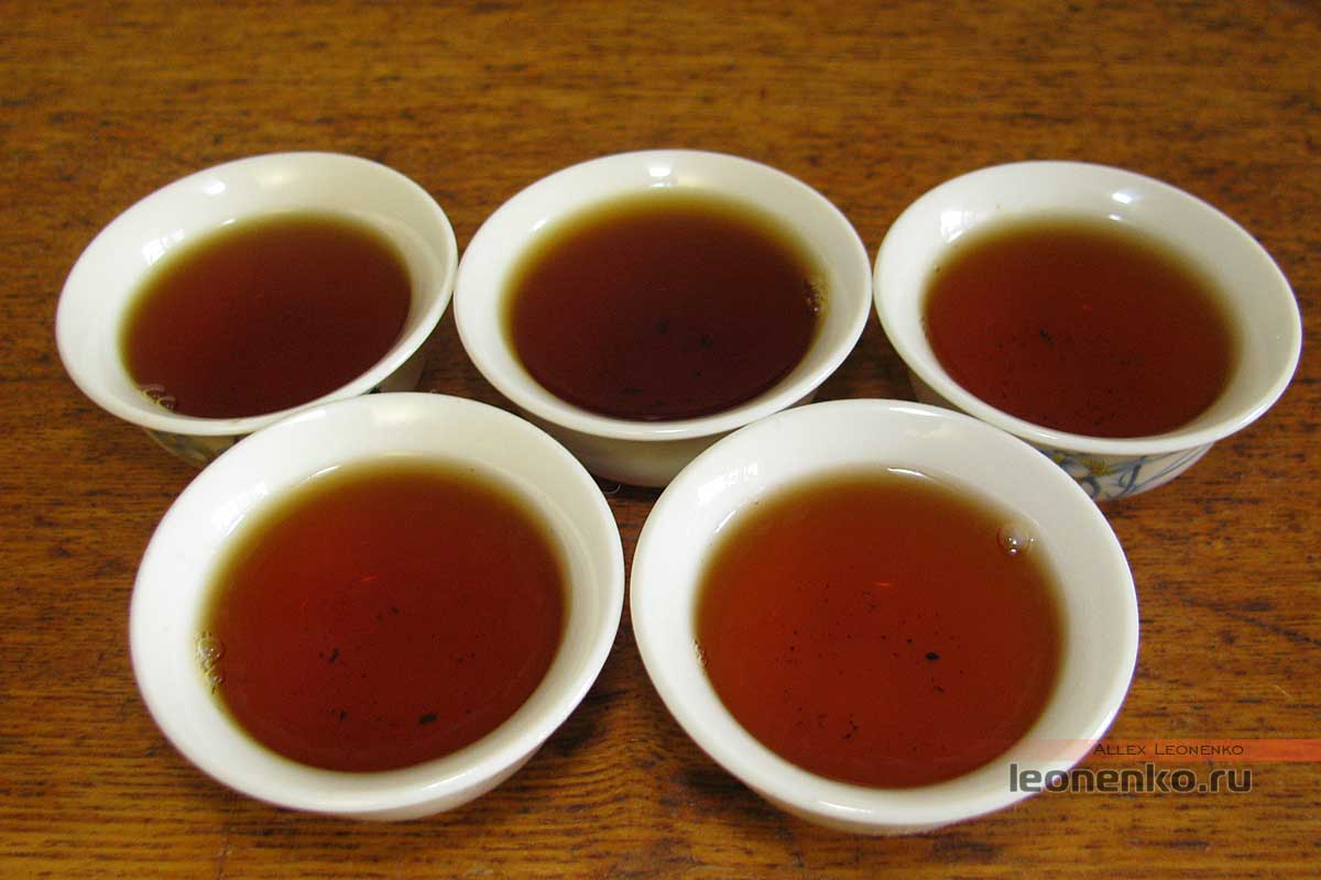 Красный чай из листа старых деревьев Fenghetang - готовый чай