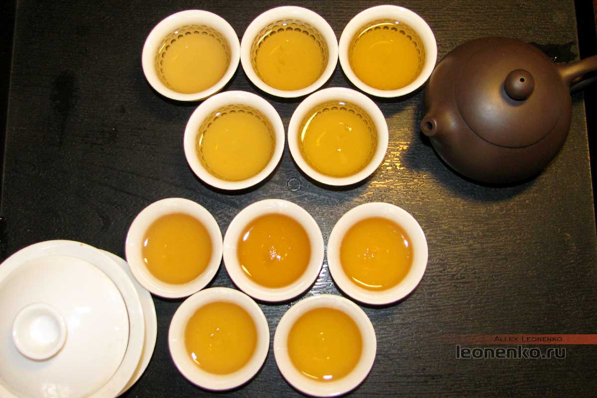 Шен пуэр Шань Фэн «Горный ветер», 2017 г. - приготовленный чай