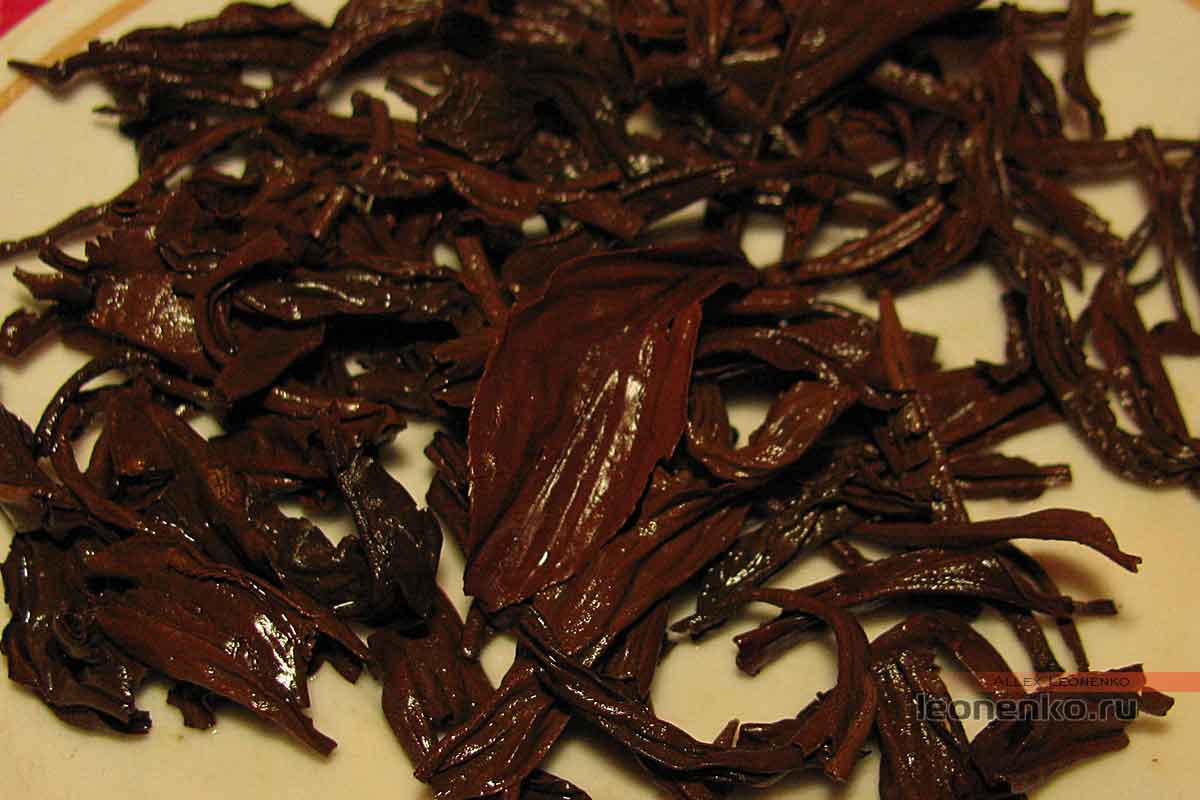 Dian Hong Yunnan Mao Feng Black Tea - спитой лист крупным планом