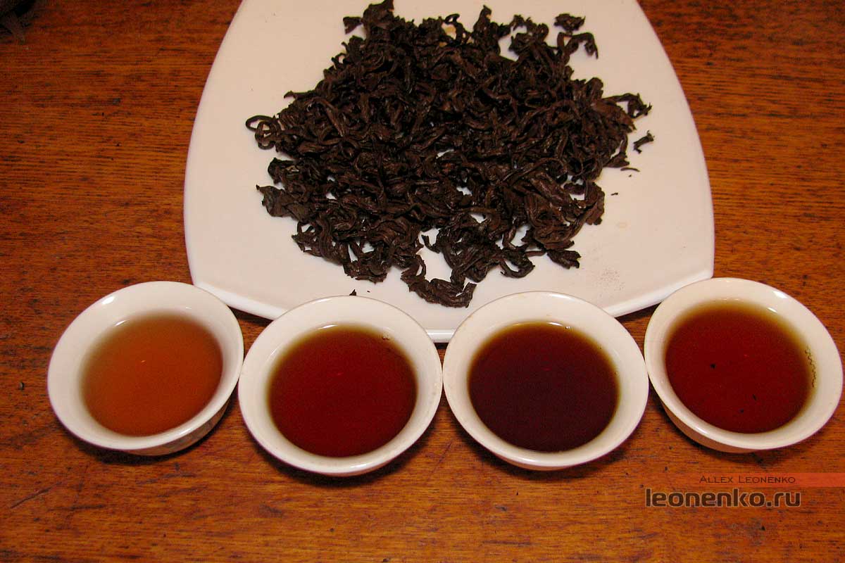 Фэн Цин в кирпиче - приготовленный проливами чай