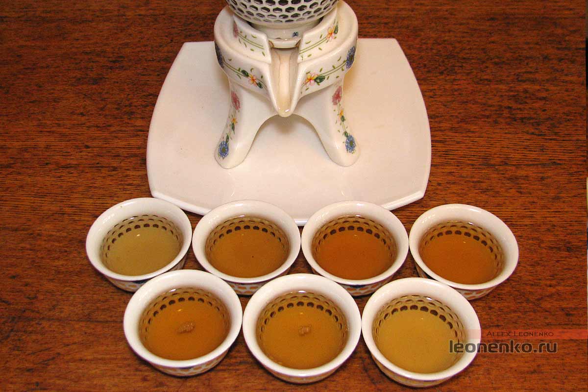 Fuding White Tea Dragon Ball - приготовленный проливами чай