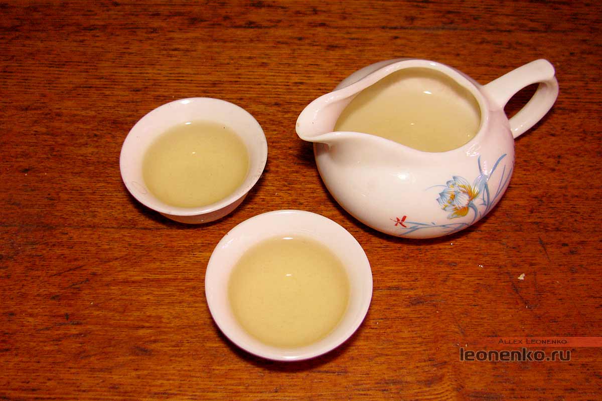 Цветки жасмина, в блине бин ча - готовый чай