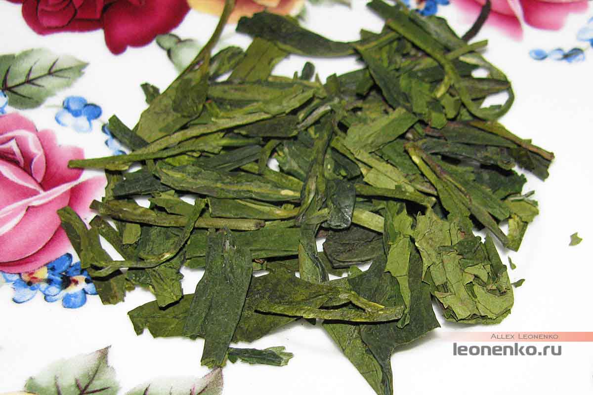 Чай Лунцзин, приобретенный на Aliexpress крупным планом 
