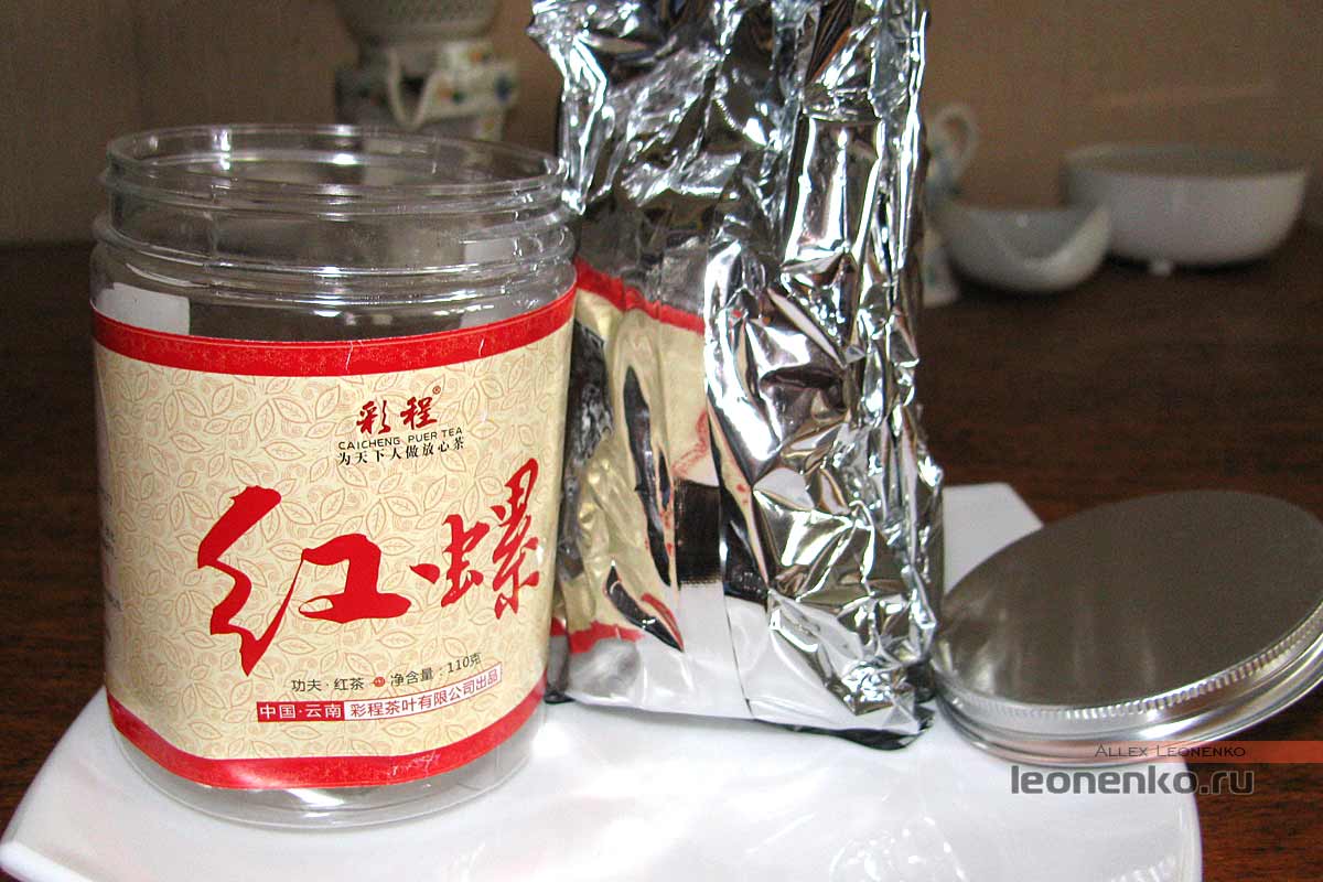 Красный чай Фэн Цин от фабрики CaiCheng - содержимое банки