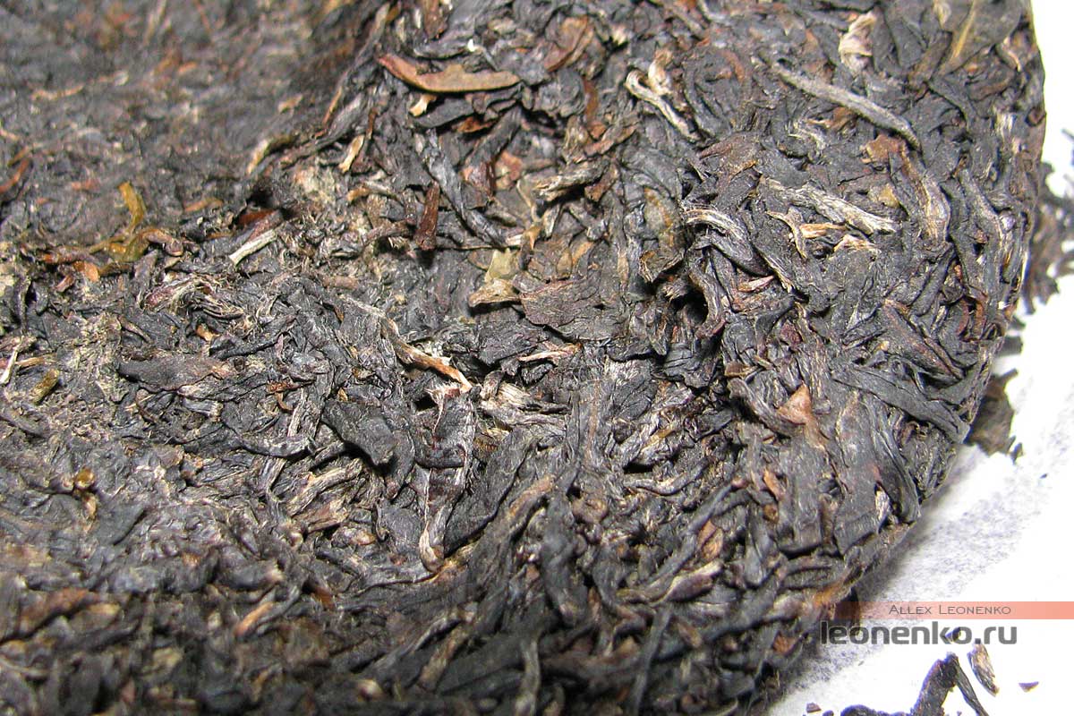 Фиолетовый шен пуэр Цзыцзюань от «Ботаника» - чайный блин внутри